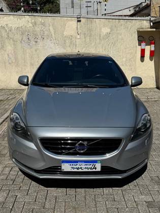 VOLVO V40 2.0 T4 DYNAMIC TURBO GASOLINA 4P MANUAL
